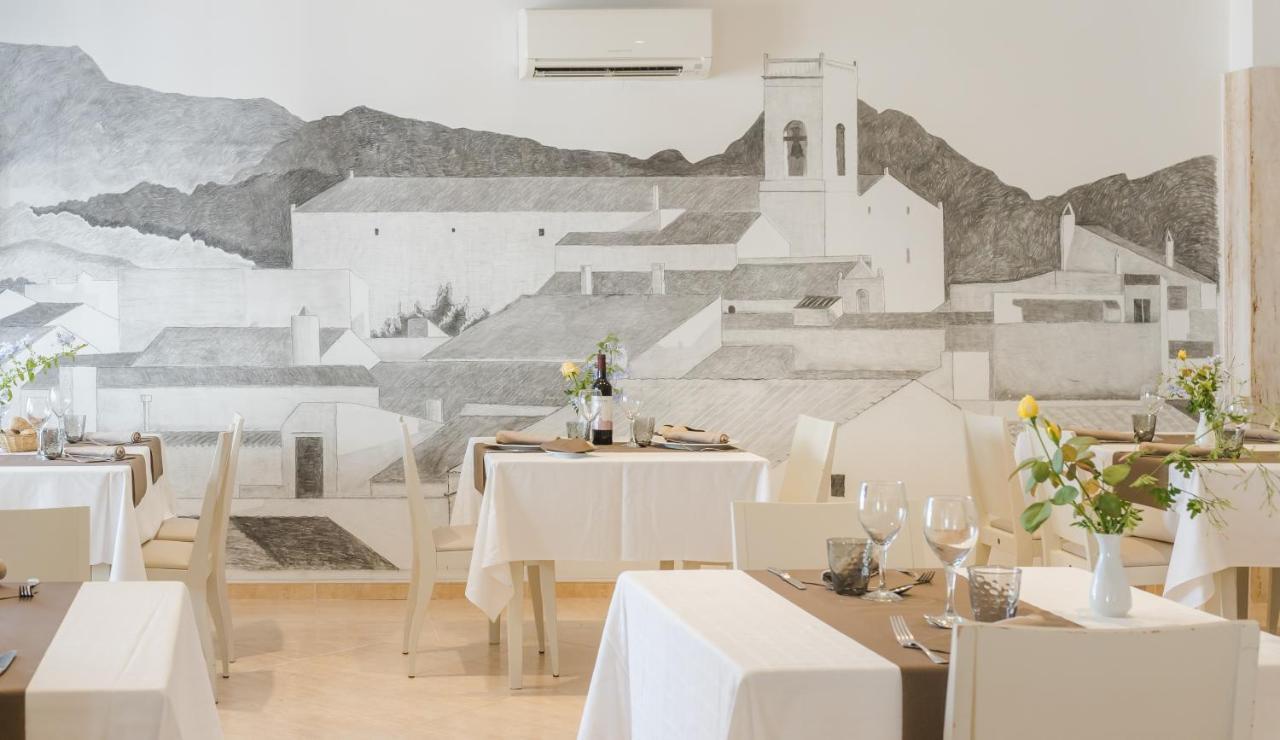 Jeni & Restaurant 3*